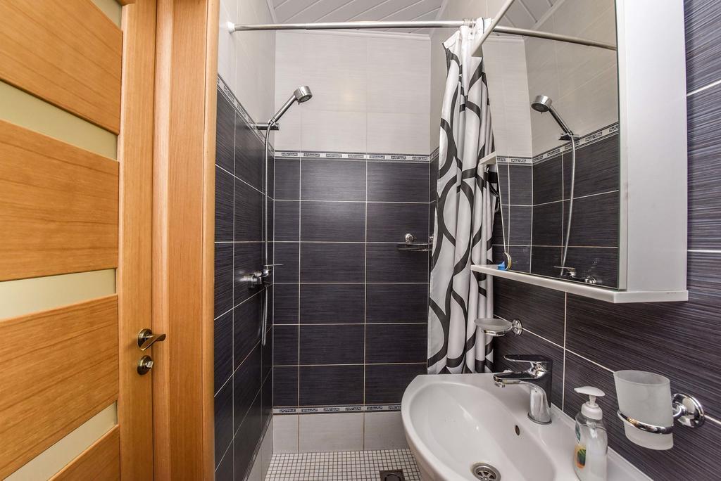 Apartamentai Trys Pusys ซเวนตายิ ภายนอก รูปภาพ